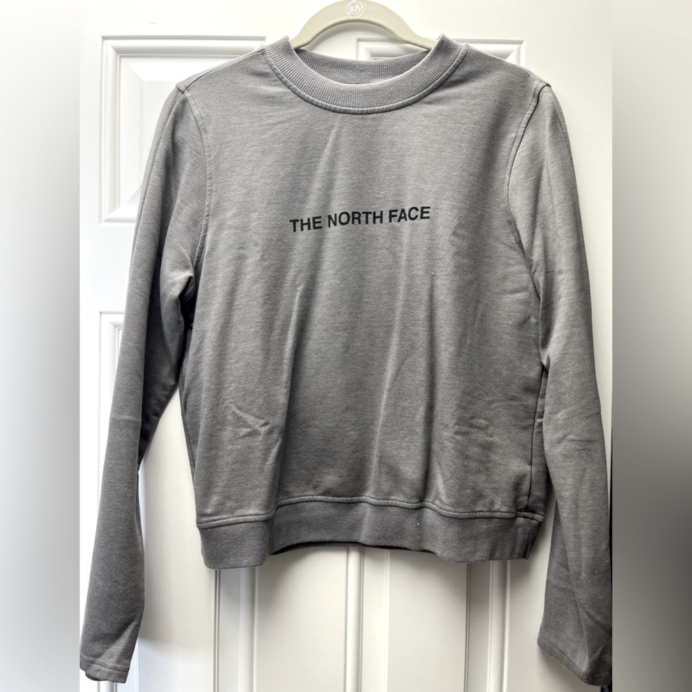 The North Face crewneck sweatshirt. Like new!